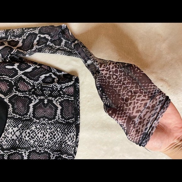 Asymmetrical Neck PrettyLittle Thing Sheer Mesh Cheetah NOT AVAILABLE - Picture 2 of 2